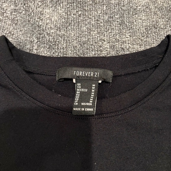 Classic Black Fitted Top - Picture 2 of 2